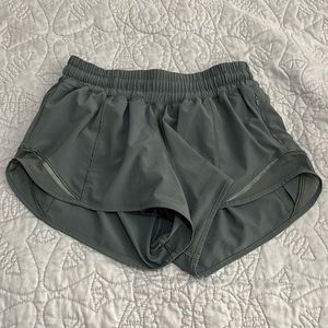Lululemon Hotty Hot Low Rise 2.5 Inch Short Army Green